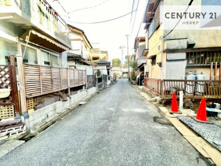 ���̑����n�@�O�ʓ��H��4���I�z����ǍD�ȗ��n�ł��B
�Ԍɓ��ꂪ���ȕ������S�ł��ˁB