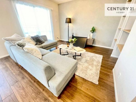 ���r���O�@�S�n�ǂ��_�C�j���O�͉Ƒ������R�ƏW�܂�܂��B�Ƒ��c�R�̎��Ԃ����������ł��B���Ƒ��ƁA����w�[���������Ԃ��߂��������ł��ˁB