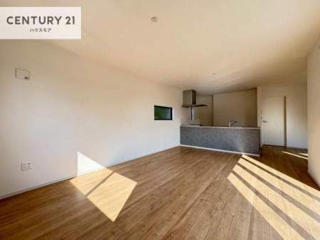 ���r���O�@�J�����̂���L�XLDK�I�\�t�@�[��_�C�j���O�e�[�u����u���Ă������ɂȂ�Ȃ��̂ŉ��K�ɉ߂����܂��I�R�~���j�P�[�V���������₷�����r���O�ł��I