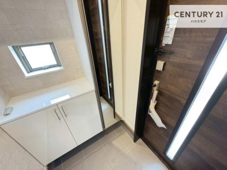 ���ց@�V���[�Y�{�b�N�X�t���Ȃ̂ŁA���ւ��Еt�����|�������₷���ł��I
�X�b�L���������ւŌ˂��J�����u�ԁA�������̂���S�n������Ԃ��o�}���Ă���܂��B