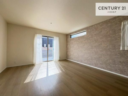 ���r���O�@��؂ȉƑ����W�܂邩�炱��LDK�ɂ͂�����肽���B
�q�����������C�ɏ΂��Ȃ��瑖�����Ă���p�����������u�L���Ƃɂ��ėǂ������v�Ǝv���u�Ԃł��B