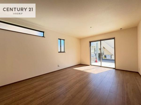 ���r���O�@�傫�ȑ����炽���Ղ�̗z���������閾�邢���r���O�B�J�����̂��郊�r���O�ŉƑ��c���̂��났�̎��Ԃ��߂����܂��I�����̂����w�\�ł��I���񌻒n�ŗz������Ȃǂ��̊����������܂��I