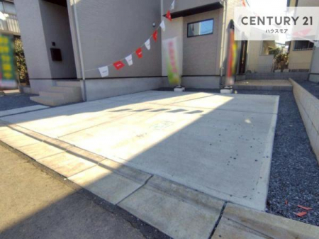 ���ԏ�@���ԃX�y�[�X��2�䕪����܂��I�Z�J���h�J�[�͂������A�o�C�N�⎩�]�ԂȂǂ��u���ꏊ�ɍ���܂���B
