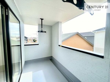 �o���R�j�[�@�C���i�[�o���R�j�[�I�������t���Ă���̂ŁA�}�ɉJ���~���Ă��G��ɂ������S�I�������������J�b�g���Ă����̂ŁA���V�C�̗ǂ����́A���O�֏o�Đ[�ċz����̂��悳�����ł��I