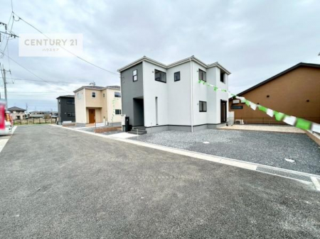 ���̑����n�@�O�ʓ��H6���I�z����ǍD�ȗ��n�ł��B
�Ԍɓ��ꂪ���ȕ������S�ł��ˁB