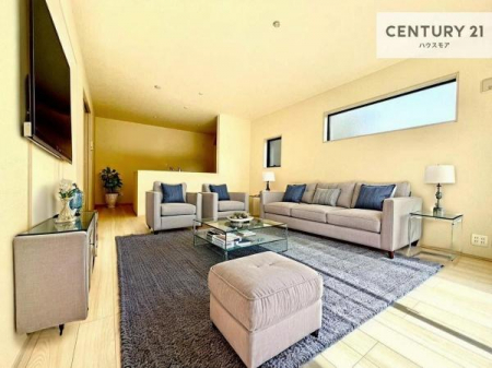 ���r���O�@�Ƌ��CG�p�[�X�ł��B�S�n�ǂ����r���O�͉Ƒ������R�ƏW�܂�܂��B�Ƒ��c�R�̎��Ԃ����������ł��B���Ƒ��ƁA����w�[���������Ԃ��߂��������ł��ˁB