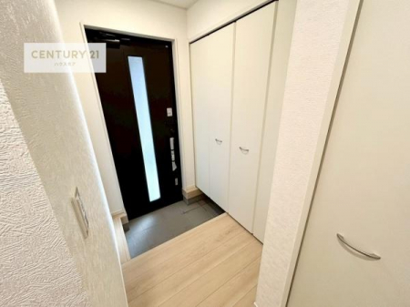 ���ց@�V���[�Y�{�b�N�X�t���B���ւ��Еt�����|�������₷���ł��I
�X�b�L���������ւŌ˂��J�����u�ԁA�������̂���S�n������Ԃ��o�}���Ă���܂��B