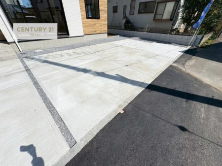 ���ԏ�@���ԃX�y�[�X��3�䕪����܂��I�Z�J���h�J�[�͂������A�o�C�N�⎩�]�ԂȂǂ��u���ꏊ�ɍ���܂���B