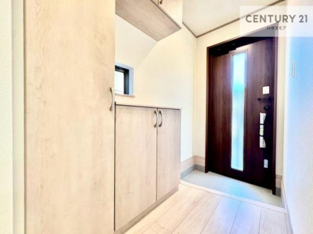 ���ց@�V���[�Y�{�b�N�X�t���Ȃ̂ŁA���ւ��Еt�����|�������₷���ł��I
�X�b�L���������ւŌ˂��J�����u�ԁA�������̂���S�n������Ԃ��o�}���Ă���܂��B