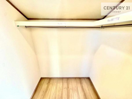 ���[�@�E�H�[�N�C���N���[�[�b�g�t���ł��B��������̂��m���Ȃǂ����[���Ă��������ł��ˁI���ɂ���@�������ȂǋG�ߕ��̑傫�ȉƓd�����[�ł��܂��B