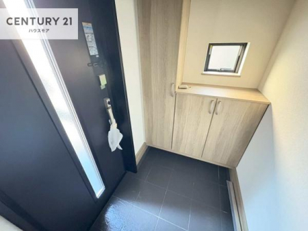 ���ց@�V���[�Y�{�b�N�X�t���Ȃ̂ŁA���ւ��Еt�����|�������₷���ł��I
�X�b�L���������ւŌ˂��J�����u�ԁA�������̂���S�n������Ԃ��o�}���Ă���܂��B