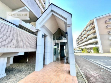 �G���g�����X�@�z������̗ǂ��G���g�����X�́A���Ƒ��₨�q�l���������}���Ă���܂��B
�����̕�炵�ɐS�n�悳�������炵�Ă�����Ԃł��B