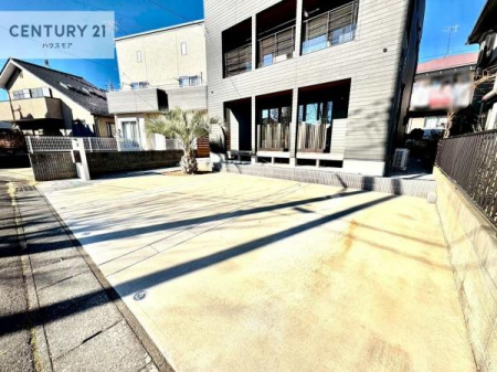 ���ԏ�@���ԃX�y�[�X��2�䕪�I���̑��A���]�Ԃ�o�C�N����߂�ꂻ���ł��B
�L�X�������ԏ�Ȃ̂ŎԌɓ��ꂪ���ȕ��ɂ��I�X�X���I