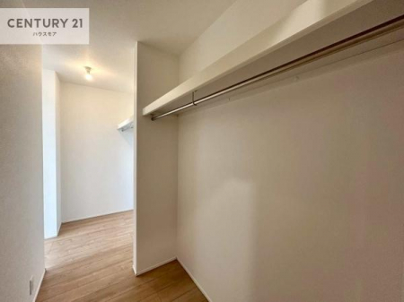 ���[�@�E�H�[�N�C���N���[�[�b�g�t���ł��B��������̂��m���Ȃǂ����[���Ă��������ł��ˁI���ɂ���@�������ȂǋG�ߕ��̑傫�ȉƓd�����[�ł��܂��B�y���n�̔��J�Ò��I�z