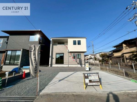 ���ԏ�@���ԃX�y�[�X��2�䕪����܂��I�Z�J���h�J�[�͂������A�o�C�N�⎩�]�ԂȂǂ��u���ꏊ�ɍ���܂���B�y���n�̔��J�Ò��I�z