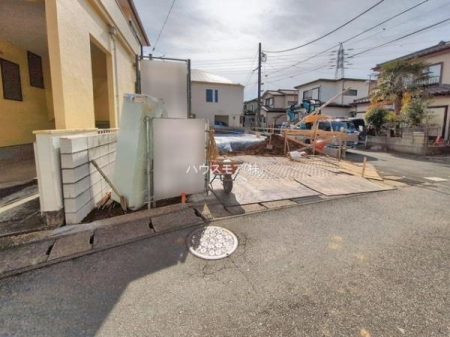 ���ԏ�@���ԃX�y�[�X��2�䕪����܂��I�Z�J���h�J�[�͂������A�o�C�N�⎩�]�ԂȂǂ��u���ꏊ�ɍ���܂���B