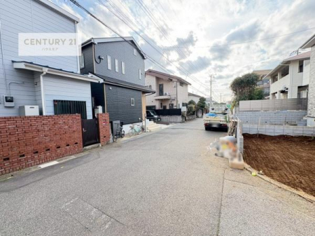 ���̑����n�@�O�ʓ��H6���I�z����ǍD�ȗ��n�ł��B
�Ԍɓ��ꂪ���ȕ������S�ł��ˁB