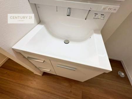 ���ʑ�E���ʏ��@�[�����ʑ�{�E���́A�������˂ɂ����̂ł�����ꂪ�y�X�I���������ۂĂ܂��I
�L���C�Ȑ��ʏ��Ŏ��������̃��`�x�[�V�������オ��܂��ˁI