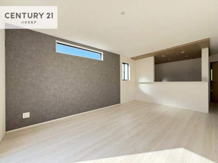 ���r���O�@�A�N�Z���g�N���X���̗p�������r���O�́A��Ԃɂ��肰�Ȃ����Ə㎿�������o�B�������S�̂̕��͋C���������߁A�������ŗ�����������Ԃ��L����܂��B