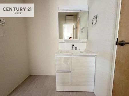 ���ʑ�E���ʏ��@�O�ʋ��d�l�̐��ʏ��́A�g�����Ȃ݂����₷������I���͎��[�ɂȂ��Ă��܂��B�h���C���[�₨���ϓ����Еt������̂Ő��ʑ������X�b�L���ƌ����邱�Ƃ��o���܂��I