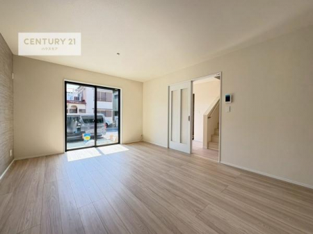 ���r���O�@�傫�ȑ����炽���Ղ�̗z���������閾�邢���r���O�B�J�����̂��郊�r���O�ŉƑ��c���̂��났�̎��Ԃ��߂����܂��I�����w�\�ł��I���񌻒n�ŗz������Ȃǂ��̊����������܂��I