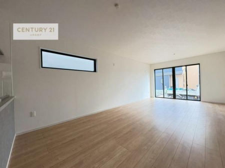 ���r���O�@�傫�ȑ����炽���Ղ�̗z���������閾�邢���r���O�B�J�����̂��郊�r���O�ŉƑ��c���̂��났�̎��Ԃ��߂����܂��I�����w�\�ł��I���񌻒n�ŗz������Ȃǂ��̊����������܂��I