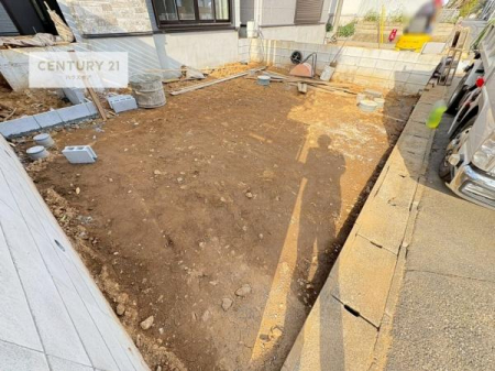 ���ԏ�@���ԃX�y�[�X��2�䕪����܂��I�Z�J���h�J�[�͂������A�o�C�N�⎩�]�ԂȂǂ��u���ꏊ�ɍ���܂���B