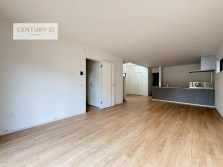 ���r���O�@��؂ȉƑ����W�܂邩�炱��LDK�ɂ͂�����肽���B
�q�����������C�ɏ΂��Ȃ��瑖�����Ă���p�����������u�L���Ƃɂ��ėǂ������v�Ǝv���u�Ԃł��B