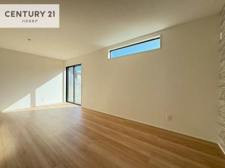 ���r���O�@�D�����z���܂肪���r���O����ł���ċ��S�n�̗ǂ���Ԃ����o���Ă���܂��I
���났�̎��Ԃ��߂����܂��I