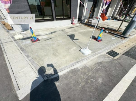 ���ԏ�@���ԃX�y�[�X��2�䕪����܂��I�Z�J���h�J�[�͂������A�o�C�N�⎩�]�ԂȂǂ��u���ꏊ�ɍ���܂���B