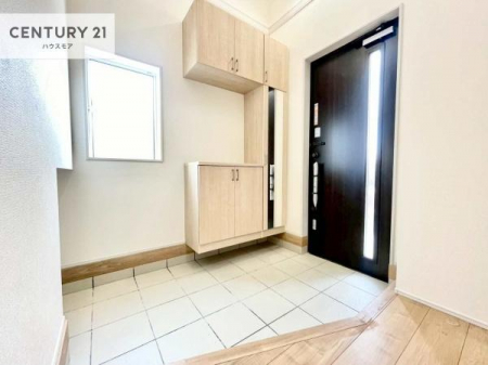 ���ց@�~���[�t���V���[�Y�{�b�N�X�t���Ȃ̂ŁA���ւ��Еt�����|�������₷���ł��I
�X�b�L���������ւŌ˂��J�����u�ԁA�������̂���S�n������Ԃ��o�}���Ă���܂��B