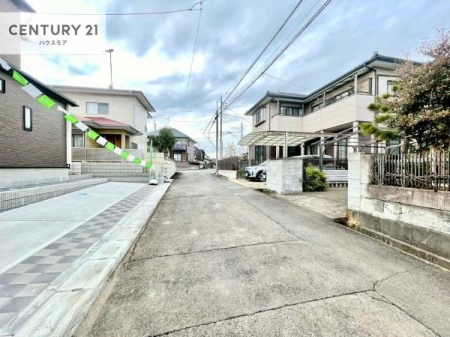 ���̑����n�@�O�ʓ��H4.9���B�z����ǍD�ȗ��n�ł��B
�Ԍɓ��ꂪ���ȕ������S�ł��ˁB