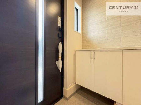 ���ց@�V���[�Y�{�b�N�X�t���Ȃ̂ŁA���ւ��Еt�����|�������₷���ł��I
�X�b�L���������ւŌ˂��J�����u�ԁA�������̂���S�n������Ԃ��o�}���Ă���܂��B

