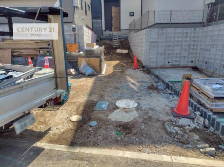 ���ԏ�@���ԃX�y�[�X��2�䕪����܂��I�Z�J���h�J�[�͂������A�o�C�N�⎩�]�ԂȂǂ��u���ꏊ�ɍ���܂���B