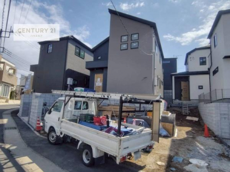 ���ԏ�@���ԃX�y�[�X��2�䕪����܂��I�Z�J���h�J�[�͂������A�o�C�N�⎩�]�ԂȂǂ��u���ꏊ�ɍ���܂���B