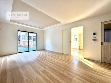 ���r���O�@�傫�ȑ����炽���Ղ�̗z���������閾�邢���r���O�B�J�����̂��郊�r���O�ŉƑ��c���̂��났�̎��Ԃ��߂����܂��I�����w�\�ł��I���񌻒n�ŗz������Ȃǂ��̊����������܂��I