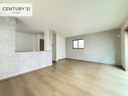 ���r���O�@�D�����z���܂肪���r���O����ł���ċ��S�n�̗ǂ���Ԃ����o���Ă���܂��I
���났�̎��Ԃ��߂����܂��I