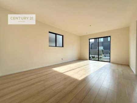 ���r���O�@�傫�ȑ����炽���Ղ�̗z���������閾�邢���r���O�B�J�����̂��郊�r���O�ŉƑ��c���̂��났�̎��Ԃ��߂����܂��I�����w�\�ł��I���񌻒n�ŗz������Ȃǂ��̊����������܂��I