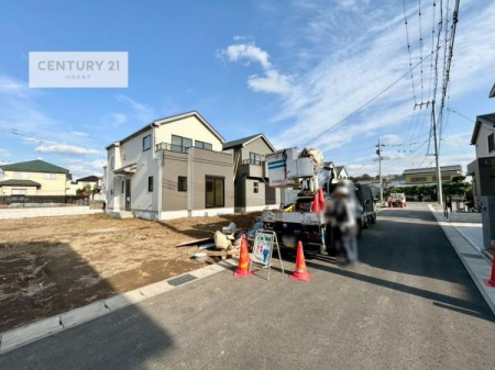 ���̑����n�@�O�ʓ��H5���I�z����ǍD�ȗ��n�ł��B
�Ԍɓ��ꂪ���ȕ������S�ł��ˁB