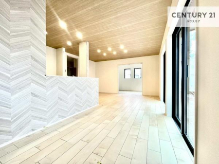 ���r���O�@��؂ȉƑ����W�܂邩�炱��LDK�ɂ͂�����肽���B
�q�����������C�ɏ΂��Ȃ��瑖�����Ă���p�����������u�L���Ƃɂ��ėǂ������v�Ǝv���u�Ԃł��B