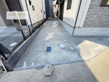 ���ԏ�@���ԃX�y�[�X��2�䕪����܂��I�Z�J���h�J�[�͂������A�o�C�N�⎩�]�ԂȂǂ��u���ꏊ�ɍ���܂���B