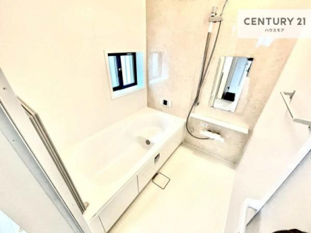 �����@������Ƃ����������̂���o�X���[���I���K�ȃo�X�^�C��������܂��I
1���̔�����������Ɩ����Ă����f�G�ȃ����N�[�[�V������ԂɂȂ肻���ł��ˁB