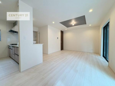 ���r���O�@��؂ȉƑ����W�܂邩�炱��LDK�ɂ͂�����肽���B
�q�����������C�ɏ΂��Ȃ��瑖�����Ă���p�����������u�L���Ƃɂ��ėǂ������v�Ǝv���u�Ԃł��B