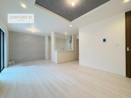 ���r���O�@�S�n�ǂ����r���O�͉Ƒ������R�ƏW�܂�܂��B�Ƒ��c�R�̎��Ԃ����������ł��B���Ƒ��ƁA����w�[���������Ԃ��߂��������ł��ˁB