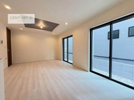 ���r���O�@�傫�ȑ����炽���Ղ�̗z���������閾�邢���r���O�B�J�����̂��郊�r���O�ŉƑ��c���̂��났�̎��Ԃ��߂����܂��I�����w�\�ł��I���񌻒n�ŗz������Ȃǂ��̊����������܂��I