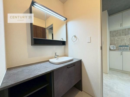 ���ʑ�E���ʏ��@�X�^�C���b�V���ȃf�U�C���̐��ʑ���̗p�B�������ꂽ��Ԃ��A���̏�����A���̎��Ԃ����㎿�Ȃ��̂ɉ��o���܂��B