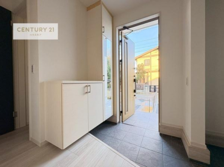 ���ց@�V���[�Y�{�b�N�X�t���Ȃ̂ŁA���ւ��Еt�����|�������₷���ł��I
�X�b�L���������ւŌ˂��J�����u�ԁA�������̂���S�n������Ԃ��o�}���Ă���܂��B