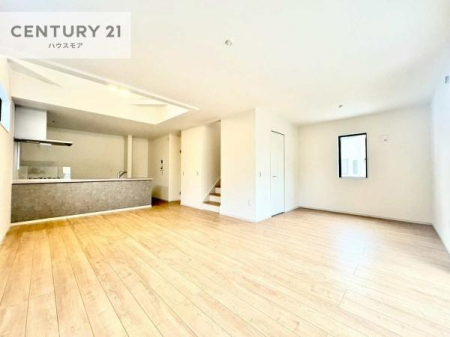 ���r���O�@���r���O�S�̂����n����ΖʃL�b�`���Ȃ̂ŁA���q�l�̗l�q�������Ȃ����Ƃ��ł���q��Ă����₷�����S�ȊԎ�ł��I