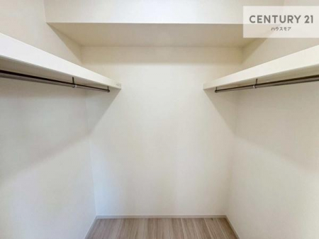 ���[�@�E�H�[�N�C���N���[�[�b�g�t���ł��B��������̂��m���Ȃǂ����[���Ă��������ł��ˁI���ɂ���@�������ȂǋG�ߕ��̑傫�ȉƓd�����[�ł��܂��B