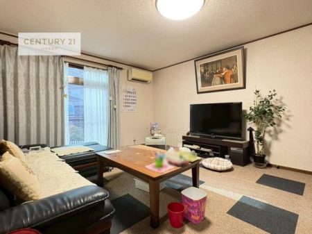 ���r���O�@�傫�ȑ����炽���Ղ�̗z���������閾�邢���r���O�B�J�����̂��郊�r���O�ŉƑ��c���̂��났�̎��Ԃ��߂����܂��B